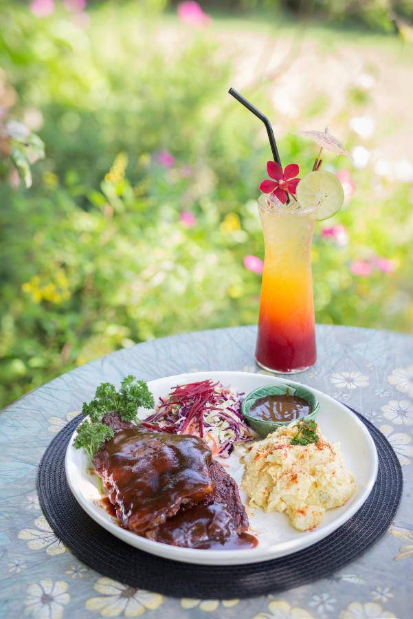 Cattani's Riverside * Phra Nakhon Si Ayutthaya