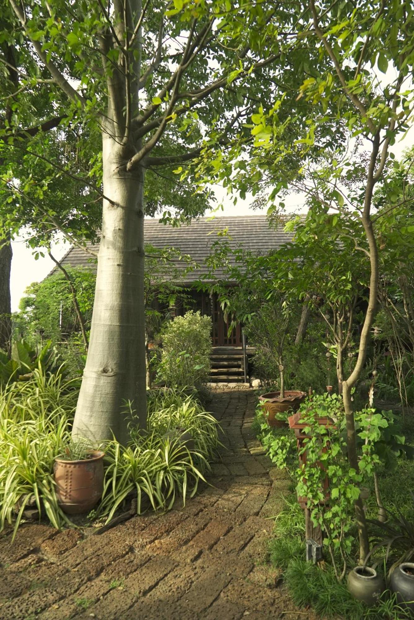 Cattani's Riverside Villa *
