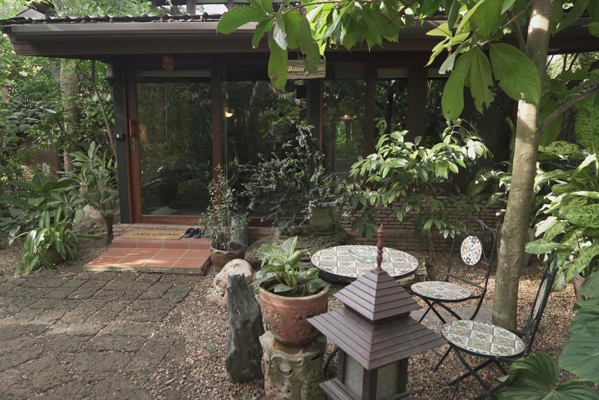 Cattani's Riverside Villa *